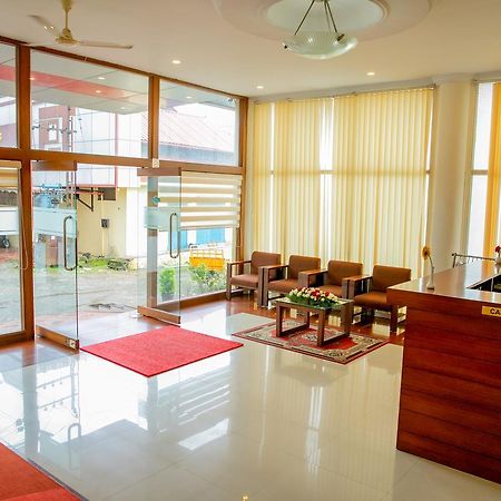 Hotel Lals Residency Adur Zewnętrze zdjęcie