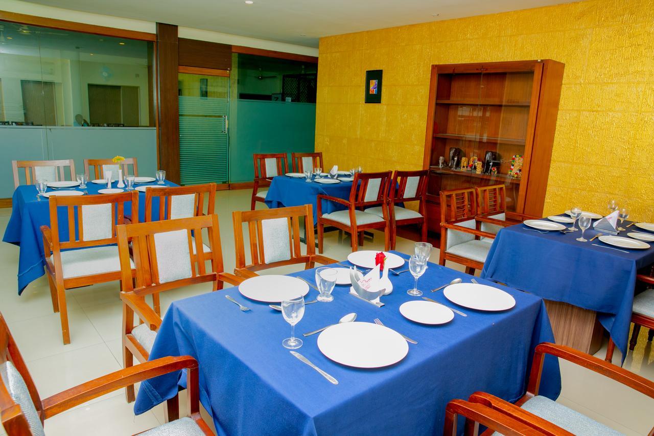 Hotel Lals Residency Adur Zewnętrze zdjęcie